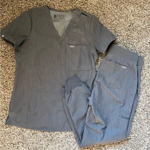 FIGS xs scrub set